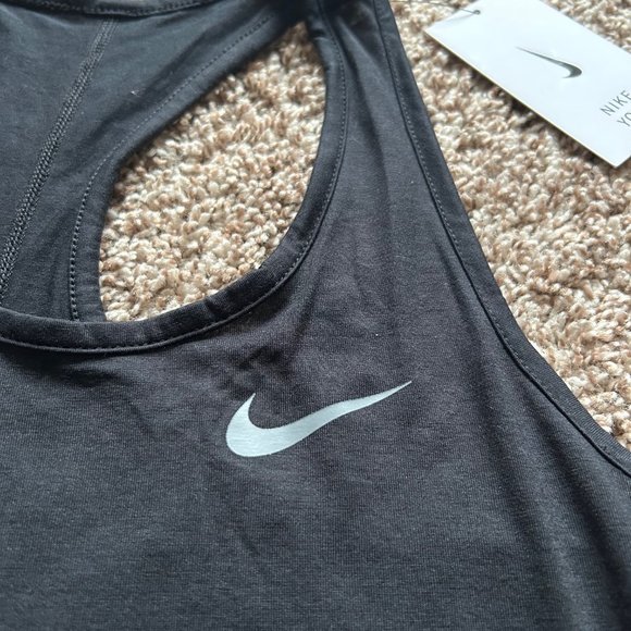 Nike Tank - Picture 2 of 6
